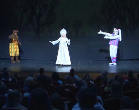 К новогодним праздникам там поставили пьесу Ксении Драгунской «Тайна пропавшего снега»