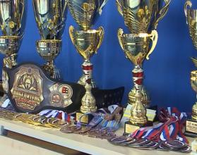 В спортивном комплексе «Кристалл» состоялись чемпионат и первенство Саратовской области по спортивной борьбе детской лиги на призы депутата областной Думы Вячеслава Калинина