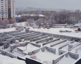 Вячеслав Володин рассказал о том, что средства на опережающее строительство двух новых школ на 1100 мест в Ленинском районе и 1,5 тысячи в Кировском перенесены с 2027 года на 2026-й