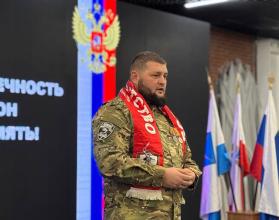 Участник СВО, председатель Октябрьского отделения «Боевого братства» Сергей Фролков поздравил сослуживцев с 23 февраля