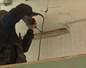 Зданию более 65 лет, здесь учатся свыше 800 детей