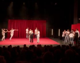 Сегодня на исторической сцене театра юного зрителя вручили заветные статуэтки тем, чьи работы в театральной сфере были признаны лучшими