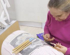 Его участницами стали ткачи, кружевницы и вязальщицы