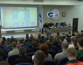 Открытие тематическое, из раза в раз организаторы приглашают космонавтов, людей, которые строили ракеты или хранителей тематических музеев