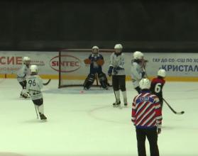 Прошли областные соревнования по хоккею с мячом среди юношей