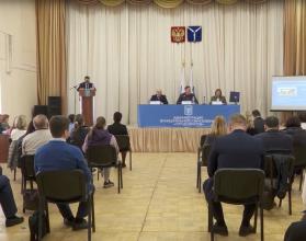 Такие мероприятия проводятся ежегодно и представители общественности принимают отчет профильных комитетов администрации муниципалитета