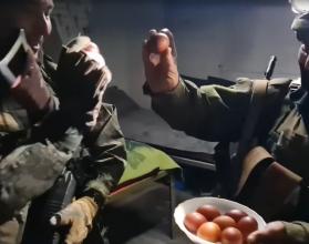 Отмечали праздник и на передовой