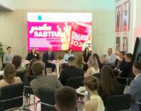 «Деловой завтрак» студентов вузов с зам.министра образования Саратовской области М.Ю. Поповым