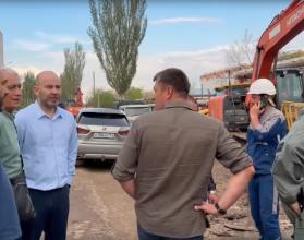 Председатель Общественного совета Энгельсского района Василий Буцких совместно с членами совета и руководителем управления муниципального жилищного контроля проинспектировали ряд дворовых территорий 