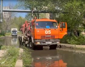 Постепенно ситуация улучшается — вода начинает отступать