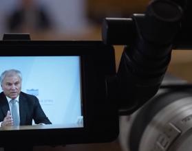 Вопрос касался повышения зарплат учителям сельских школ и воспитателям сельских детских садов