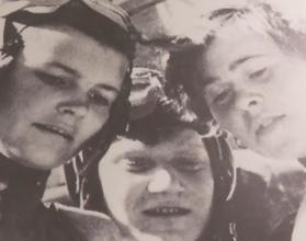 В суровую осень 41-го года, когда враг стоял у ворот Москвы, Иосиф Сталин подписал приказ «О формировании трех женских авиационных полков»