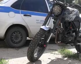 Установлено, что организатор криминальной схемы — 30‑летний бывший преподаватель местного колледжа
