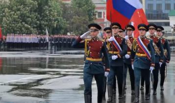 1,5 тысячи офицеров, курсантов, кадетов и школьников прошли стройными рядами перед ветеранами и участниками специальной военной операции