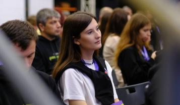 В течение нескольких дней участники анализировали лучшие практики и обсуждали передовые методы оценки проектов, представленных на грантовые конкурсы