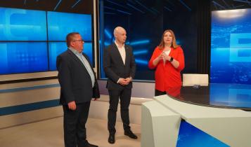 Показала работу телецентра изнутри руководитель информационной службы ГТРК «Саратов» Татьяна Кудасова