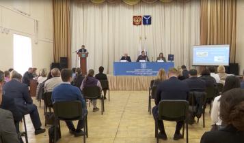 Такие мероприятия проводятся ежегодно и представители общественности принимают отчет профильных комитетов администрации муниципалитета