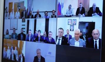 Вячеслав Володин в режиме ВКС провел совещание, на котором обсудил реализацию депутатского проекта по созданию и обновлению парков и скверов в Саратове