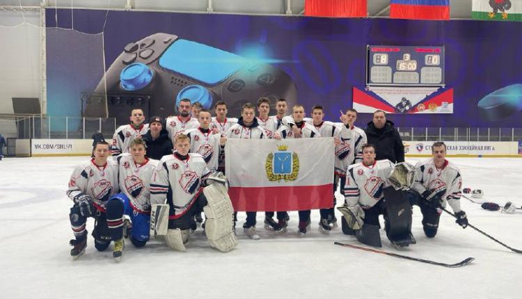 Саратовские студенты вошли в пятерку сильнейших на Кубке ПФО по хоккею среди любительских команд