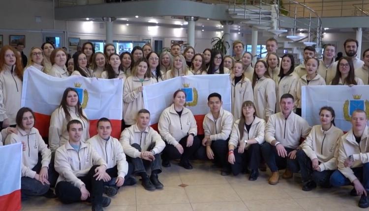 Саратовская делегация отправилась на Всемирный фестиваль молодежи в Сочи