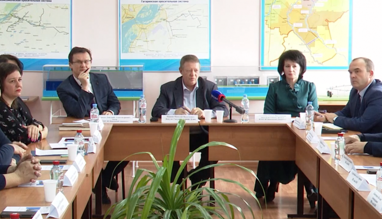 В Пугачеве на базе гидромелиоративного техникума прошел круглый стол с участием Николая Панкова