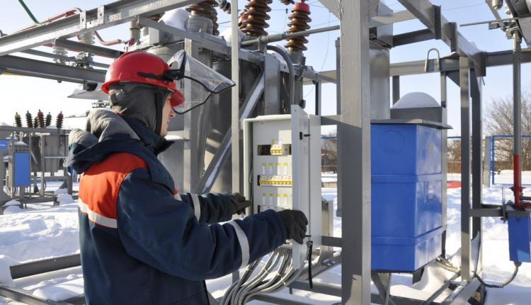 Саратовские энергетики подключили к сетям новые фельдшерско-акушерские пункты