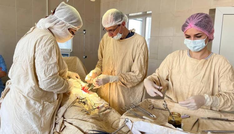 Саратовские медики провели более 40 операций во время работы в Сватовском районе