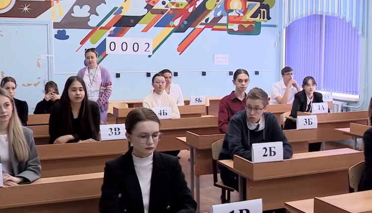 Выпускники Саратовской области сегодня пишут первый экзамен по выбору