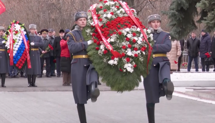 С 2014-го года эта памятная дата посвящается советским и российским воинам, которые пали в боях за Родину на ее территории и за ее пределами