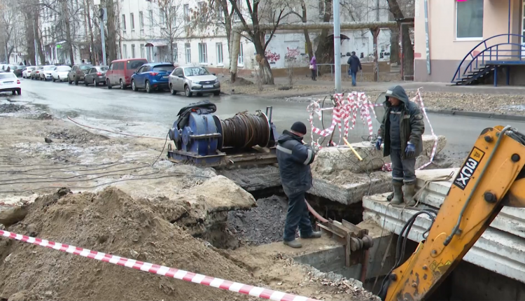 Где-то разрыли и забыли, где-то разрыли, но иногда появляются на объекте