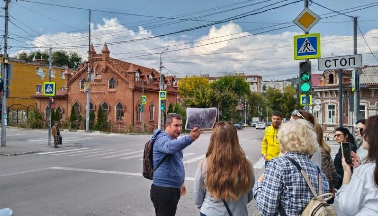 Важным направлением развития туристической деятельности является аттестация экскурсоводов (гидов) и гидов-переводчиков