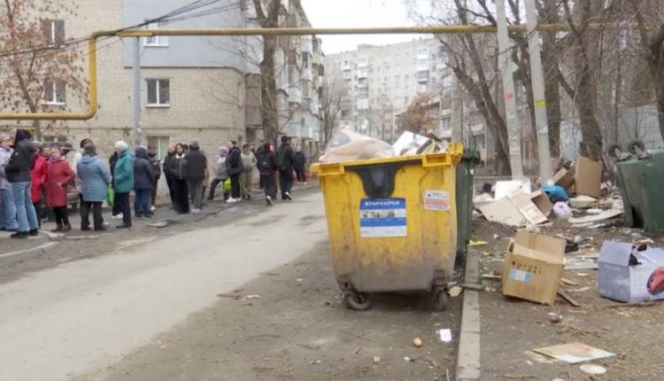 Раньше место для мусора находилось в другом месте, которое всех устраивало