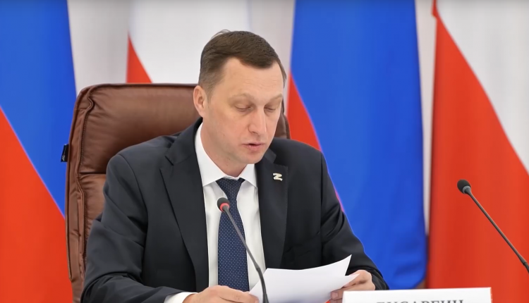 Губернатор Роман Бусаргин провел постоянно действующее совещание с участием зампредов и министров правительства области