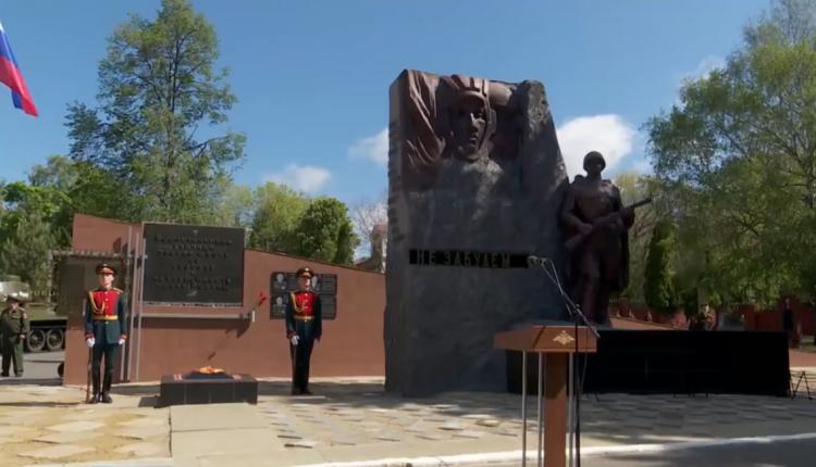 Почтили память погибших в Великой Отечественной войне в Саратовском высшем артиллерийском командном училище
