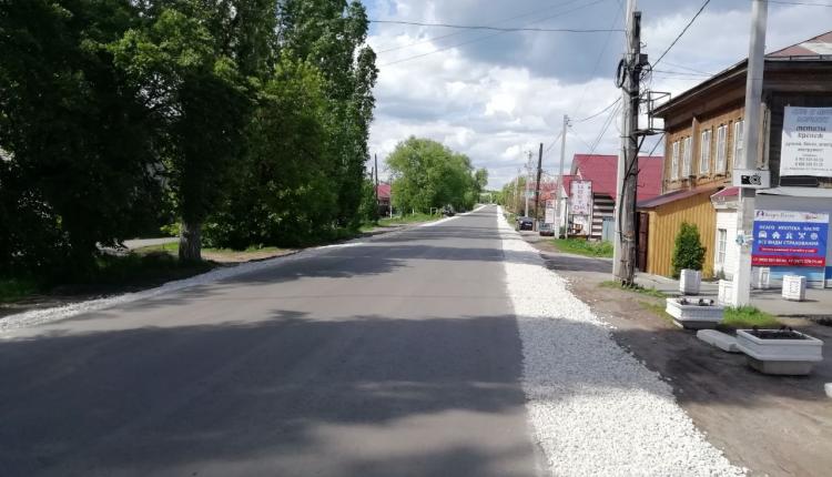 Дорога находится в рабочем поселке Романовка и проходит по улицам Народная и Советская