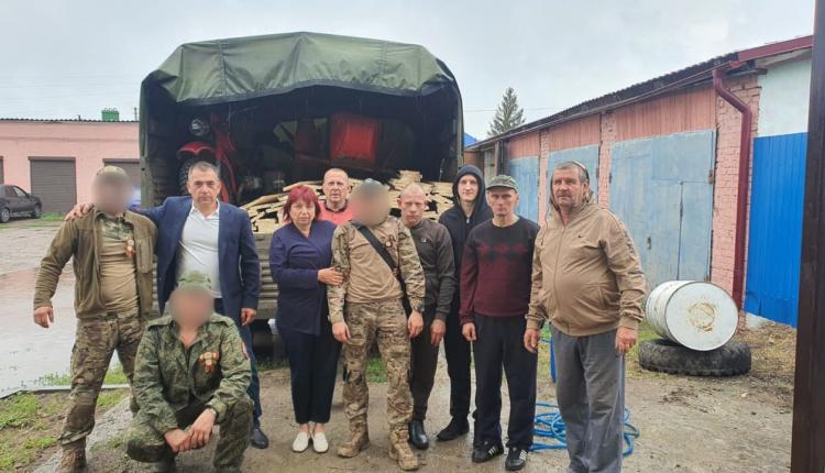 Сотрудники и получатели социальных услуг комплексного центра соцобслуживания населения Ртищевского района активно принимают участие в сборе и отправке гуманитарной помощи 