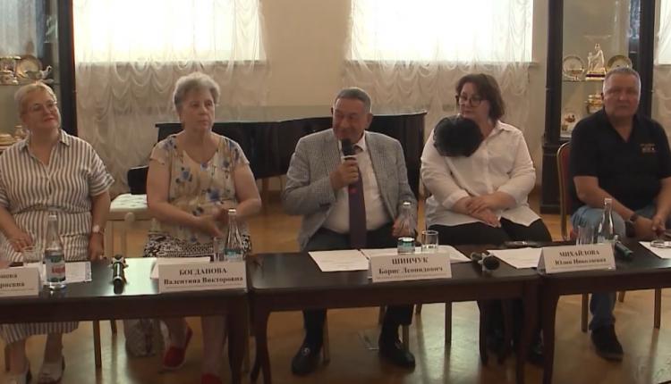 В этот знаковый год губернатор Роман Бусаргин инициировал создание памятника его создателю, великому живописцу — Алексею Боголюбову