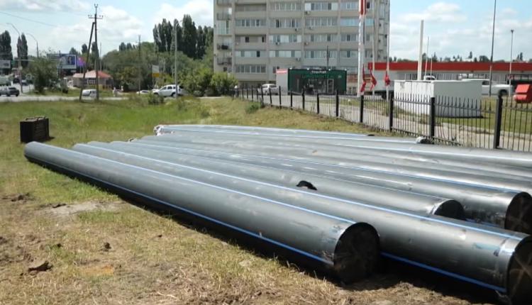 Речь идет об участке водопровода на улице Усть-Курдюмской