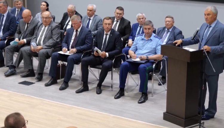 В телеграм-канале Володин. Саратов опубликованы списки школ и детских садов, которые вошли в продолжение депутатского проекта