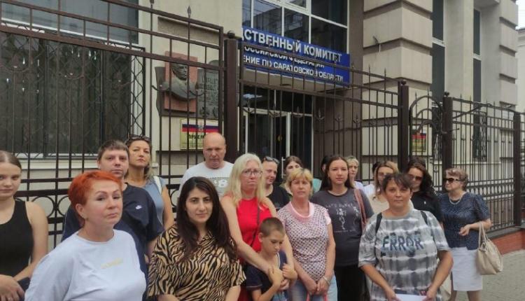 Саратовцы просят следователей проверить граждан, мешающих благоустройству сквера