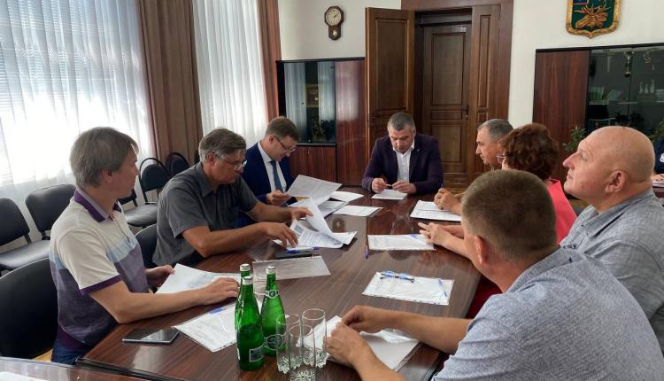На рассмотрение Собрания муниципального района вынесены кандидатуры Артема Курочкина и Алексея Ганина