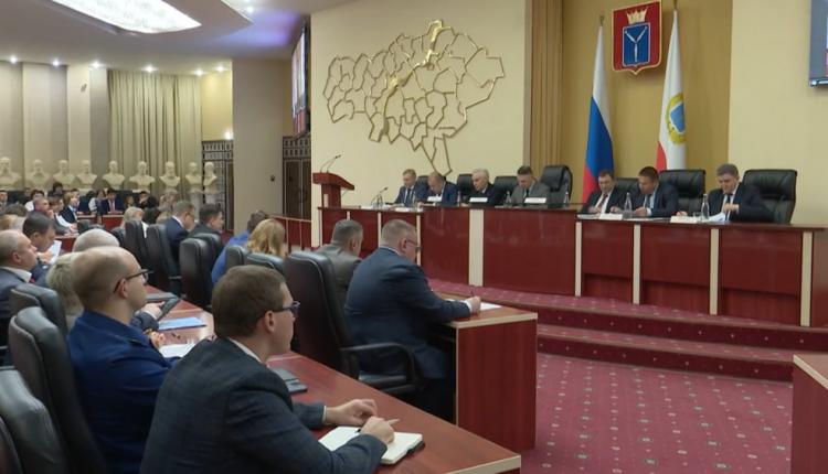 В рамках этих публичных слушаний участники уточнили параметры главного финансового документа региона