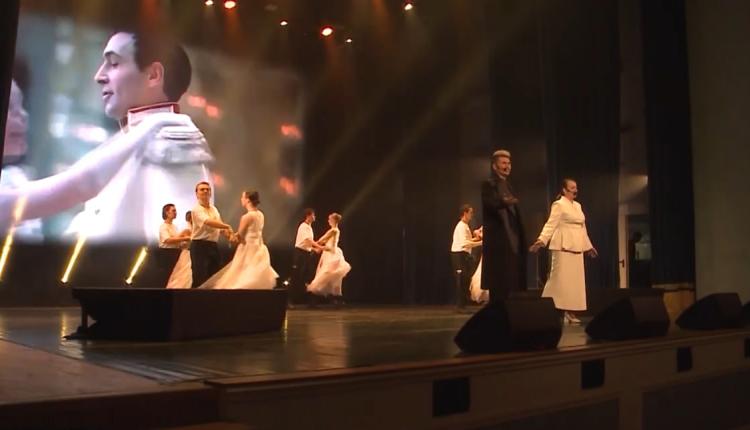 Этот спектакль-концерт создан на рок-операх композитора Александра Агеева, а стихотворной базой стали строки литератора Александра Проханова