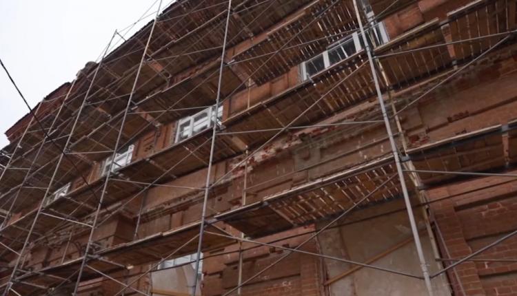 Идея отреставрировать объект культурного наследия появилась несколько лет назад – в 2019 году, решение было найдено, но до сих пор работы не завершены