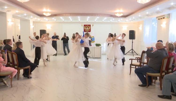 Речь о Сталинском, а ныне Заводском ЗАГСе