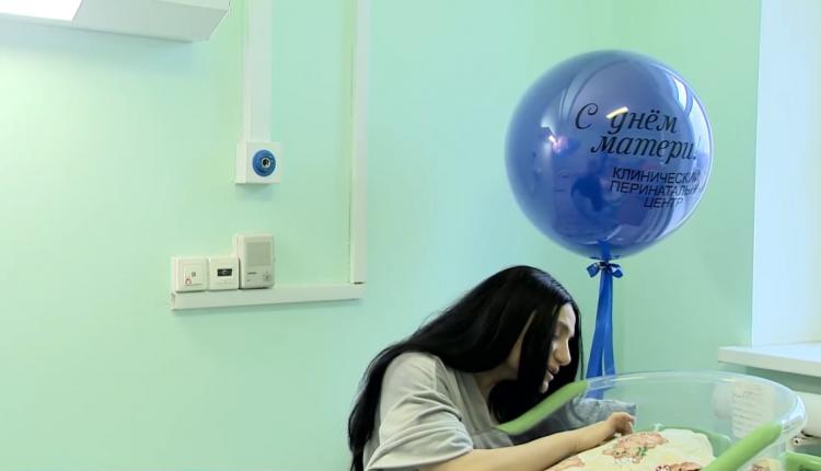 Каждое последнее воскресенье ноября мамы получают в свой адрес теплые поздравления, слова благодарности, а еще признания в любви