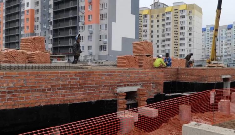 Работы ведутся благодаря инициированному Президентом РФ Владимиром Путиным национальному проекту «Семья»