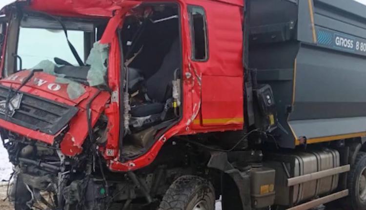 Все произошло в Балаковском районе. Столкнулись два грузовых автомобиля