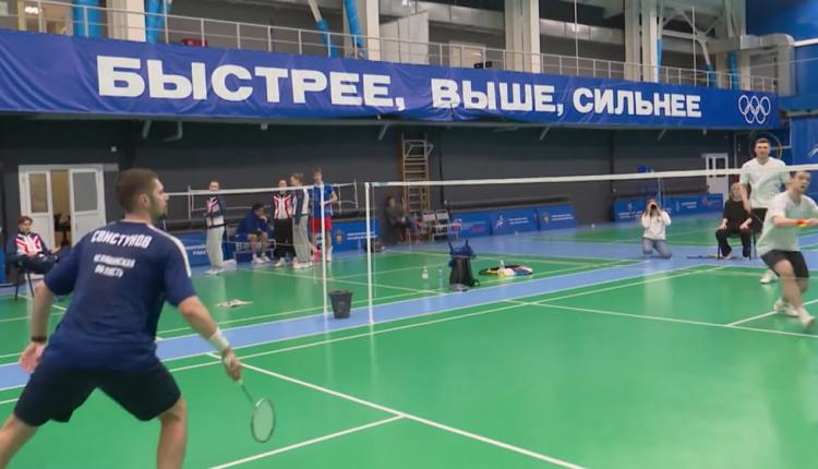 В Саратове прошли всероссийские соревнования по бадминтону