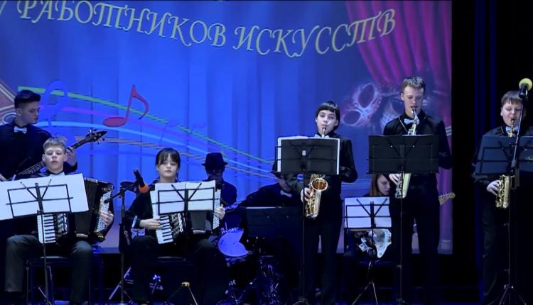 100-летие отмечает сегодня одно из старейших учреждений культуры - Саратовский областной Дом работников искусств